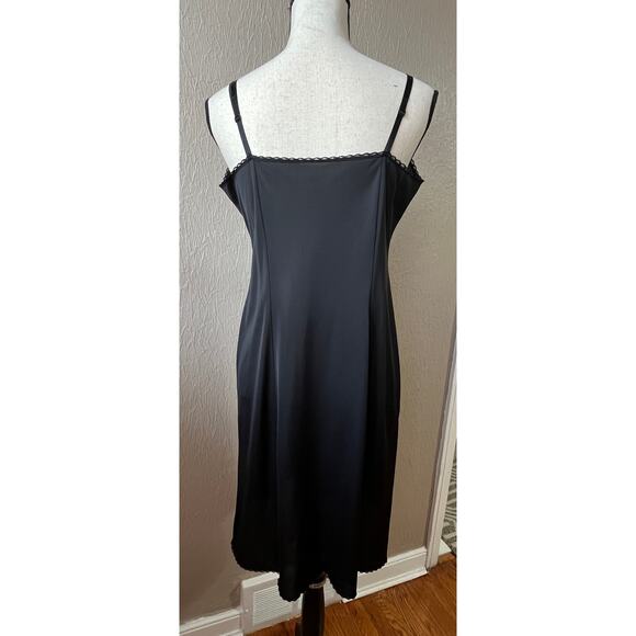 Vintage Vanity Fair Women's Full Slip Dress Lace Satin Whimsigoth Black USA 38 - Picture 2 of 12